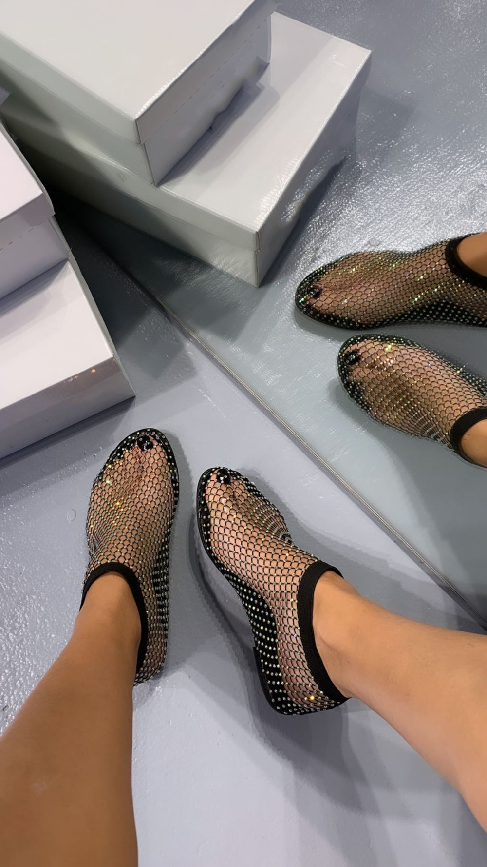 Chaussure brillante et élégante femme